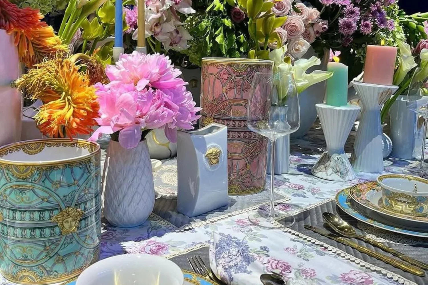 Porcelain Paradise: A High Tea Dream in Bridgerton Style with Rosenthal Versace