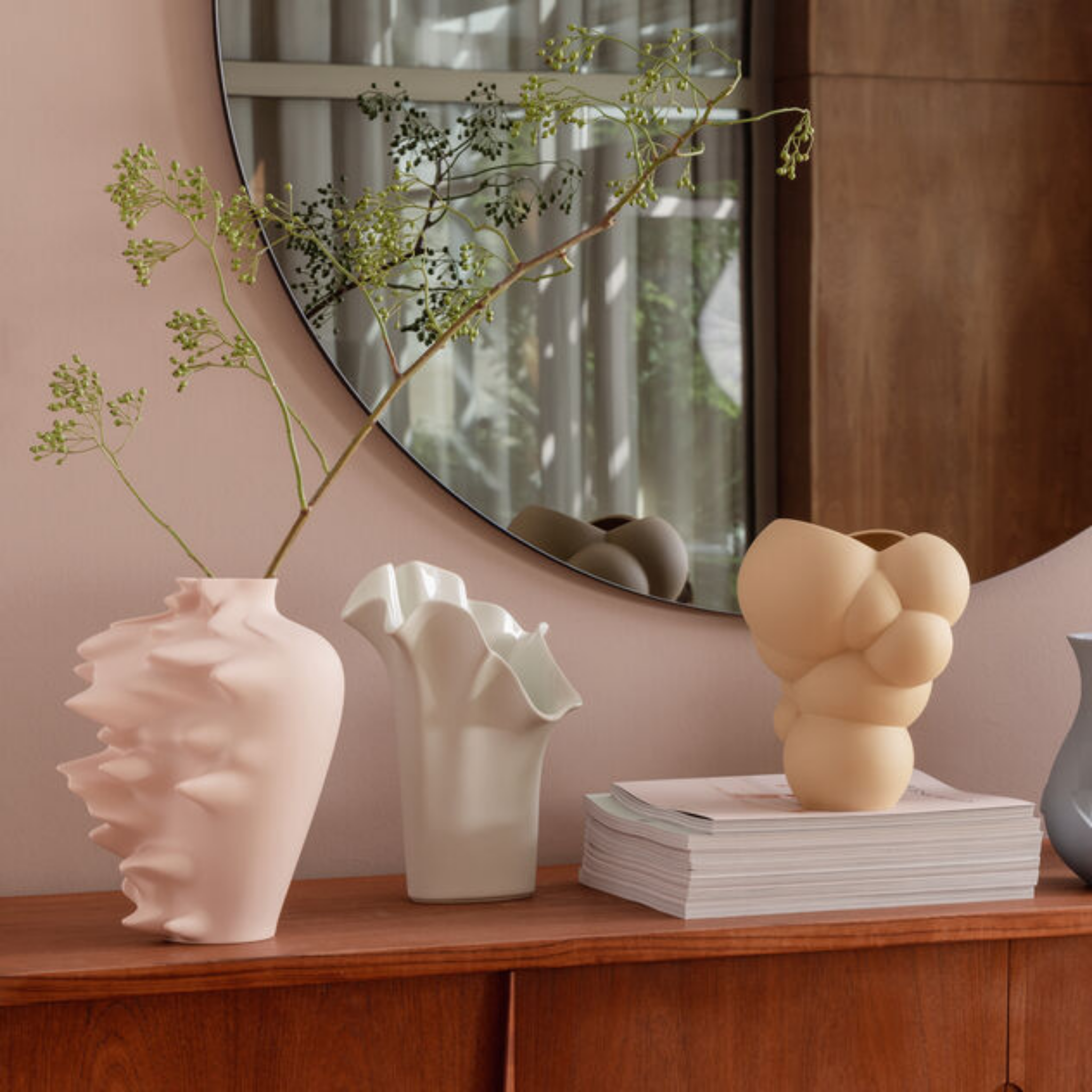 Fast Vase | Modern Ceramic Decor – Hetvi Luxury