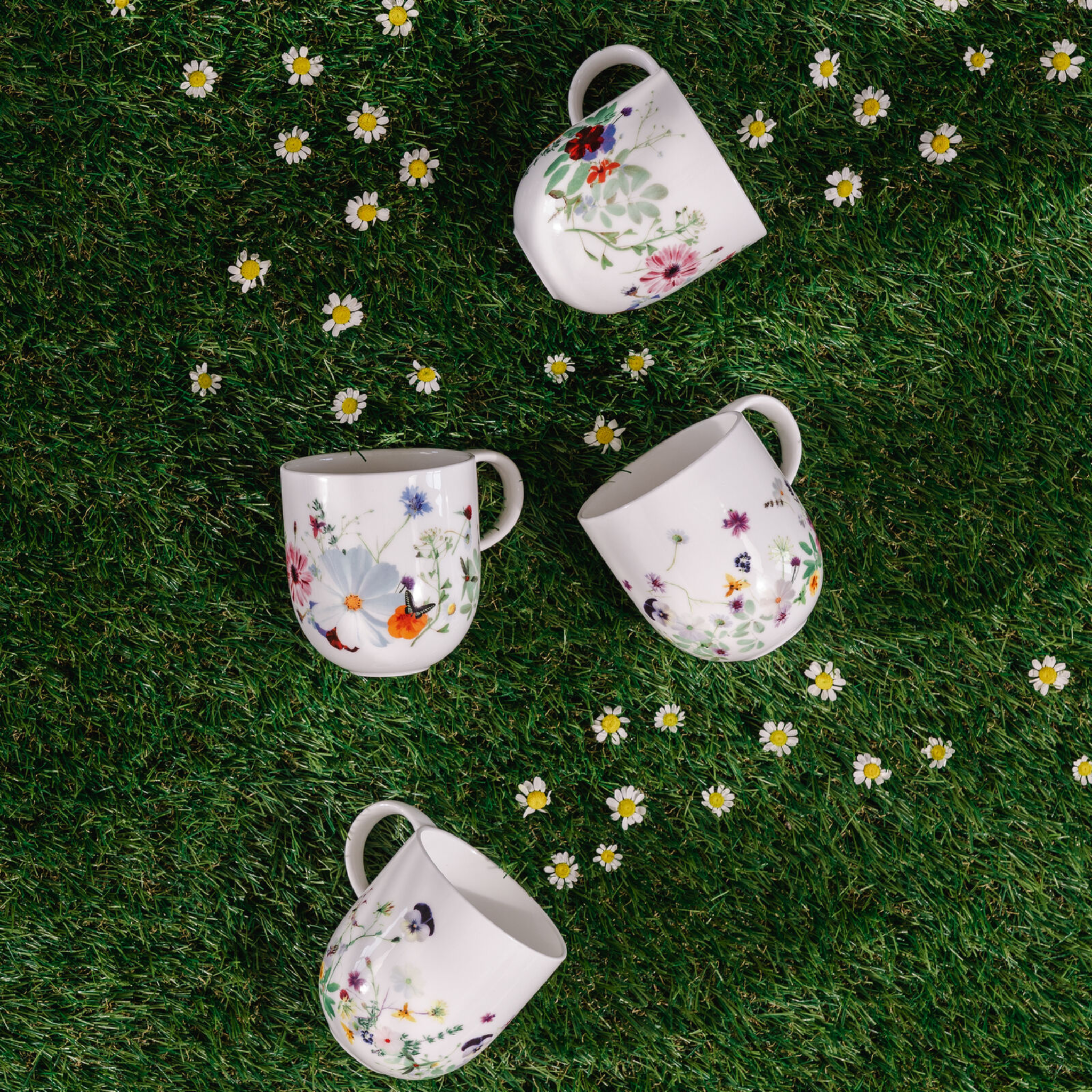 Brillance Grand Air – Mixed Set of 4 Mugs by Rosenthal
